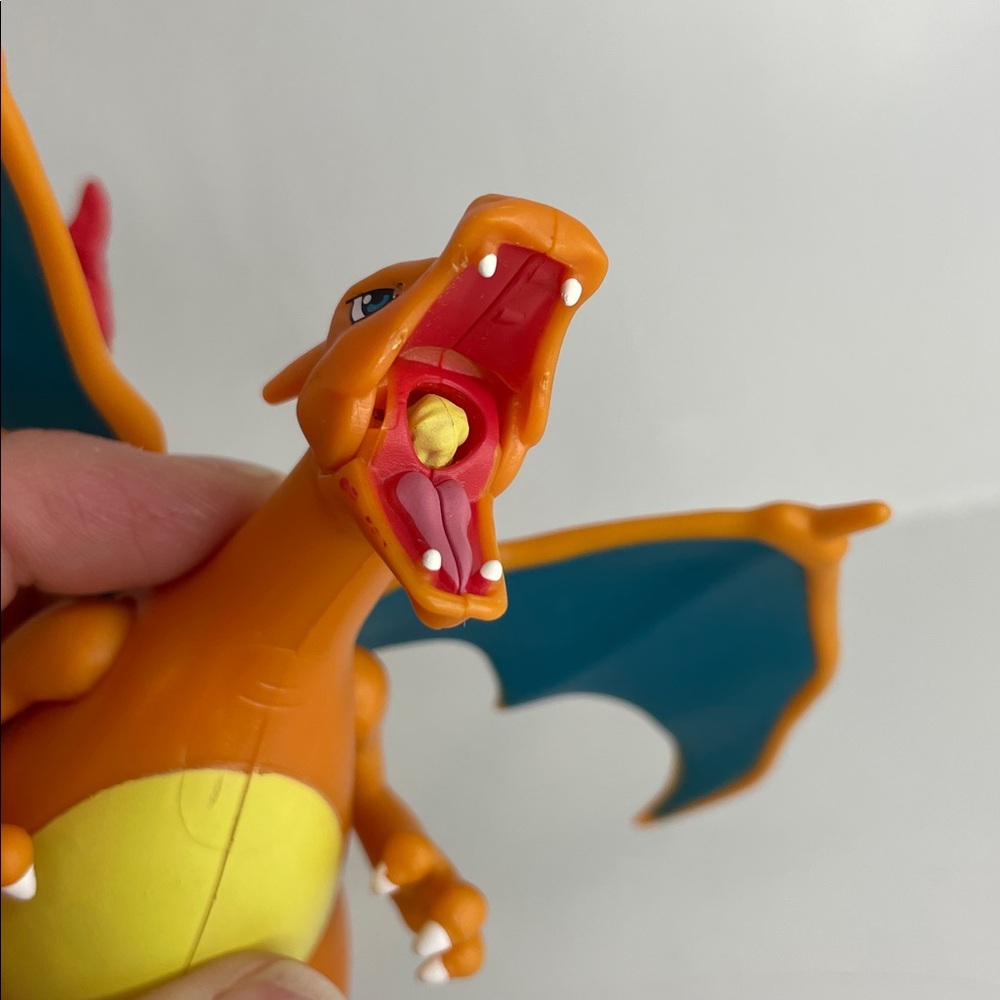 Charizard Pokemon Battle Feature Figure Deluxe Action Flame Fan Dragon Orange
